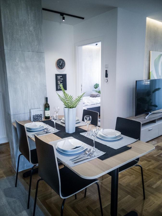 Raw Industrial City Apartment ซูโบติกา ภายนอก รูปภาพ